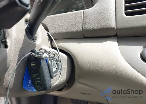 2004 Toyota Camry Le z USA, uszkodzony, nr VIN 4T1BE32K54U342385